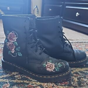 Floral Dr. Martins